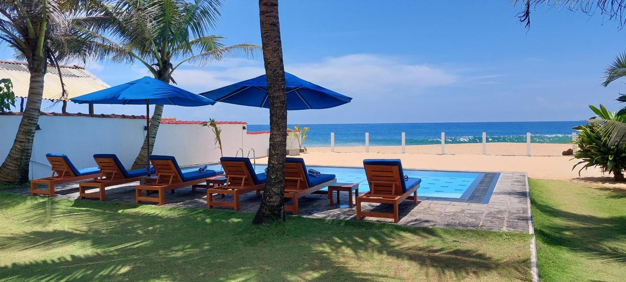 Tropical Beach House Хіккадува Екстер'єр фото