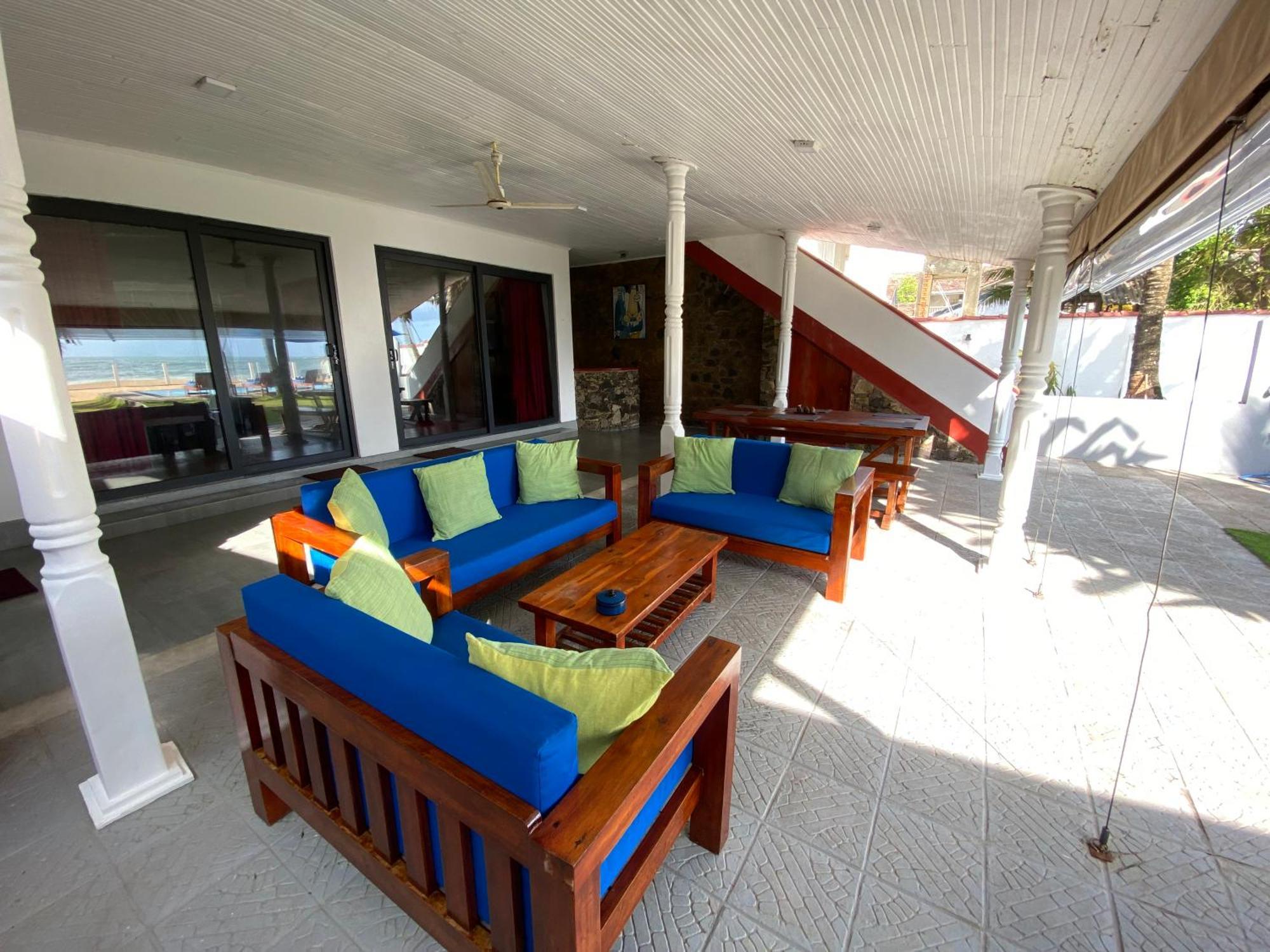 Tropical Beach House Хіккадува Екстер'єр фото